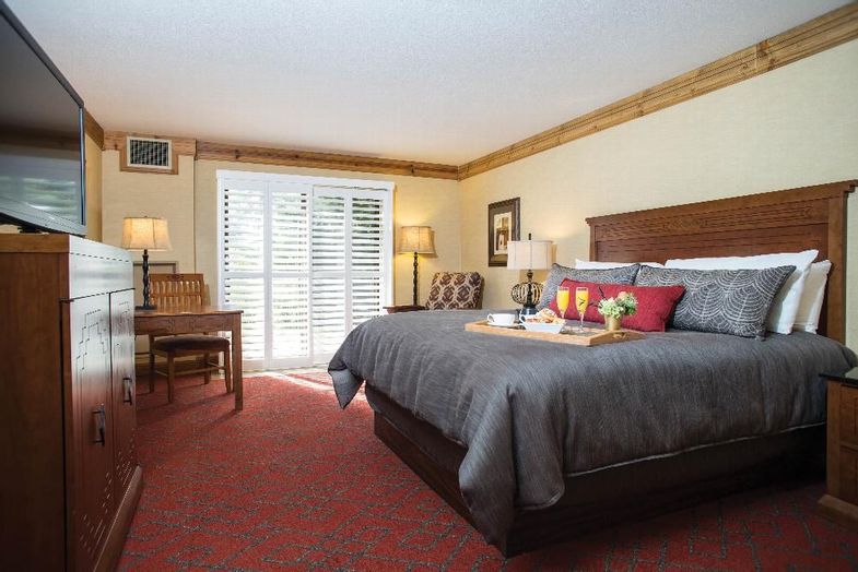 Tenaya Lodge Yosemite king guest room.jpeg