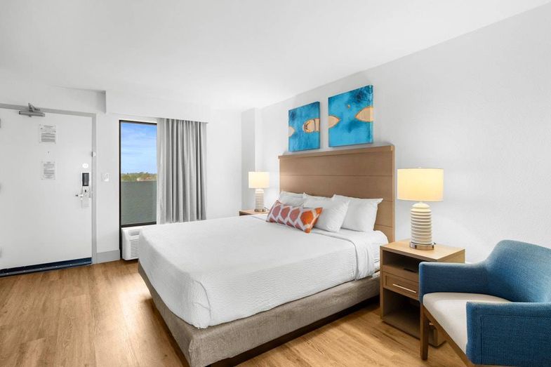 Caribbean Resort & Villas king 4.jpg