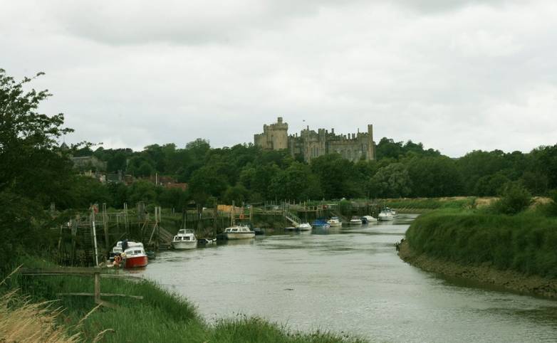 Arundel_Castle_and_River_Arun.JPG