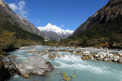 Trip report for Lunana Snowman in October 2025 led by Almas Khan