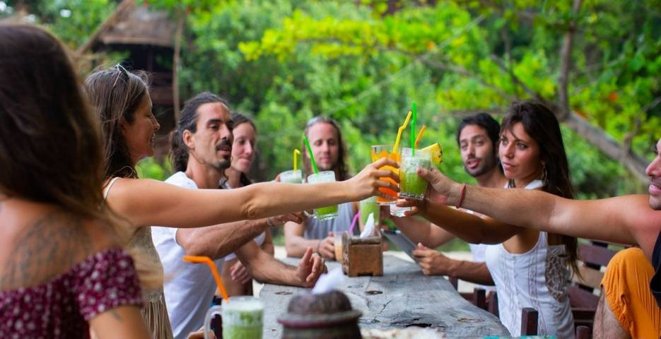 Group Juice Cleanse around table