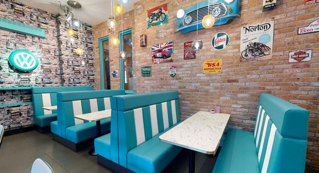 Oties, Old Thorns Diner inspired Cafe