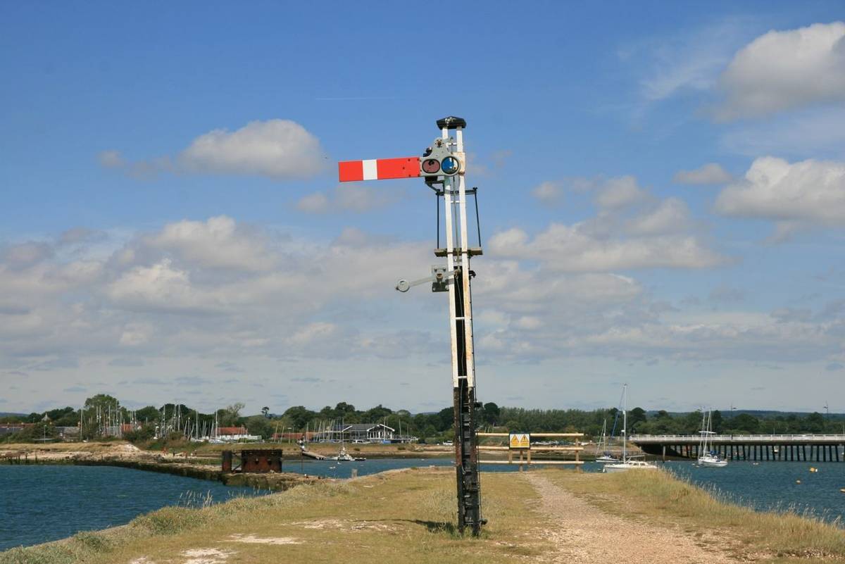 Restored railway signal Hayling Billy Line.JPG
