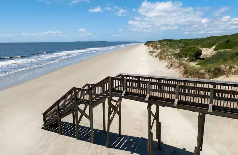 Hampton Inn & Suites Jekyll Island beach.jpg