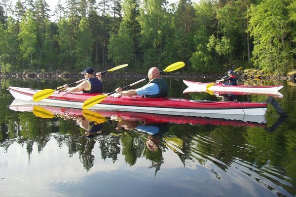 jarvisydan-hotel-summer-activities-Canoeing1.jpg