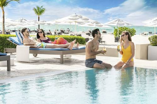 Bucuti-and-Tara-Beach-Resort-couple-pool-4.jpg