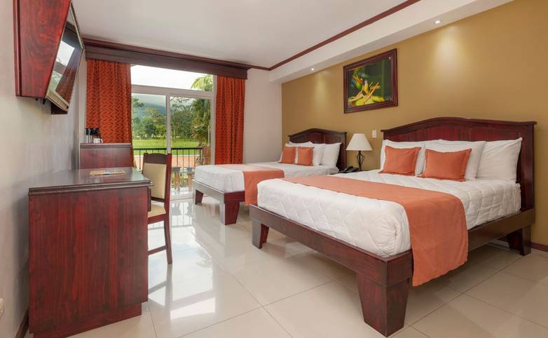 magic mountain standard_room4.jpg