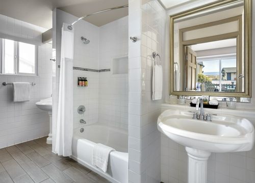 Sanctuary Beach Resort_Deluxe Bathroom.jpg