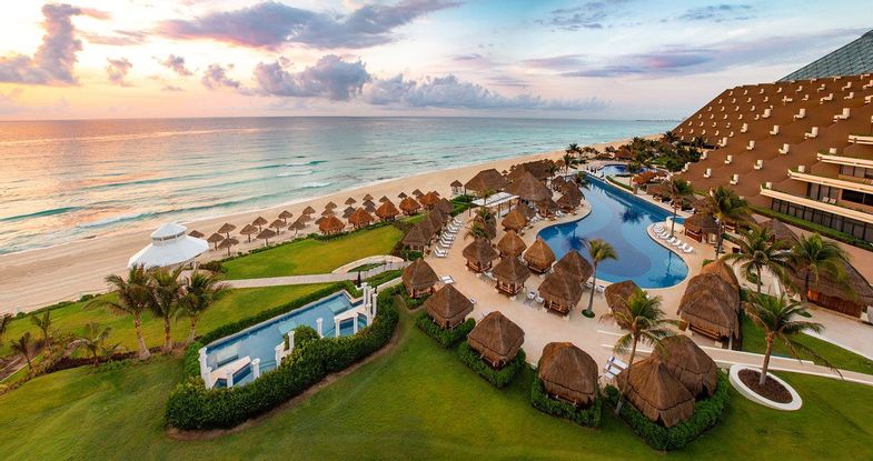 Meliá-Hotels-Paradisus-Cancun-Royal-Service-Area.jpg