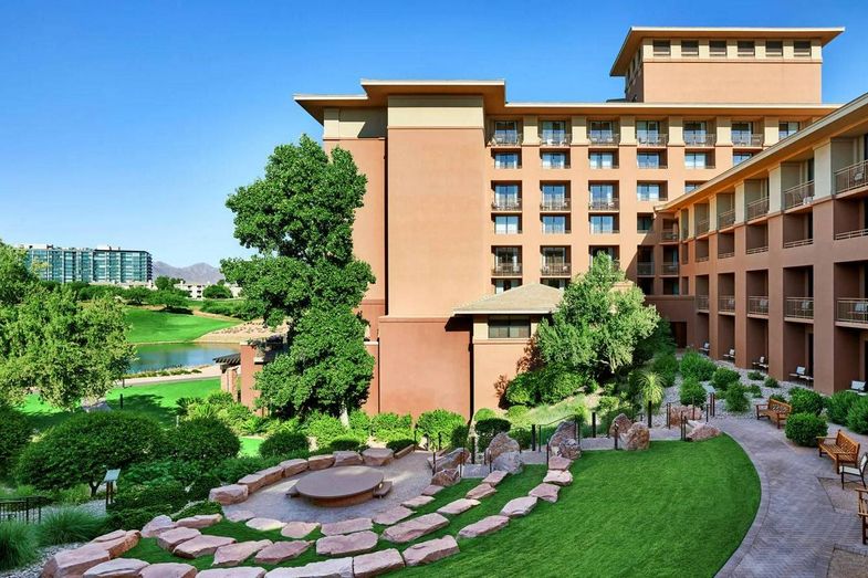 The Westin Kierland Resort & Spa courtyard.jpg