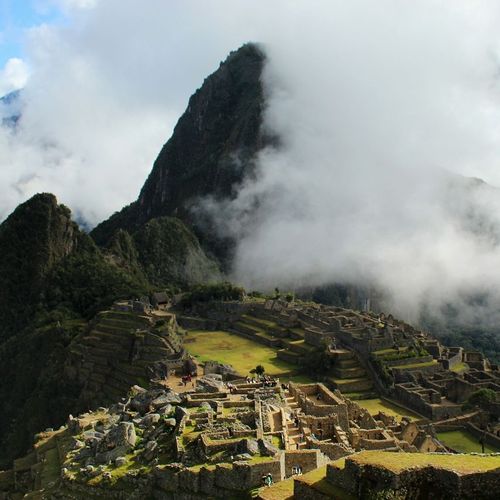 Flights & travel to Machu Picchu