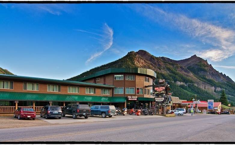 American Rockies - Soda Butte Lodge.jpg