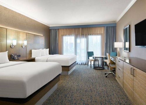 Harrah's Ak-Chin Hotel & Casino luxury queen.jpg