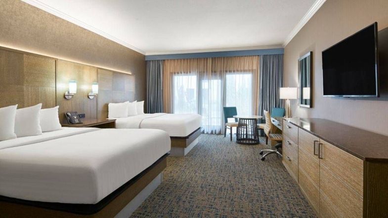 Harrah's Ak-Chin Hotel & Casino luxury queen.jpg