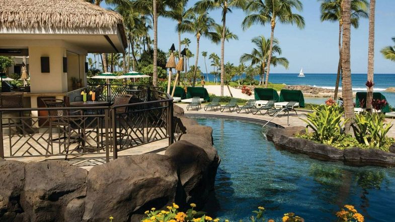 Marriott's Ko Olina Beach Club poolside bar.jpg