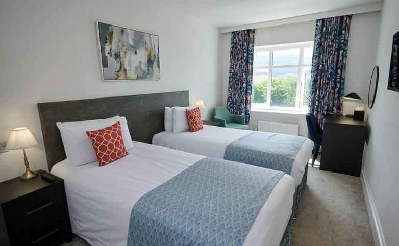 hf_bedroom_roomseven_premiumtwin_churchstretton_longmyndhotel_shropshirehills_01_2025_rgb.jpg