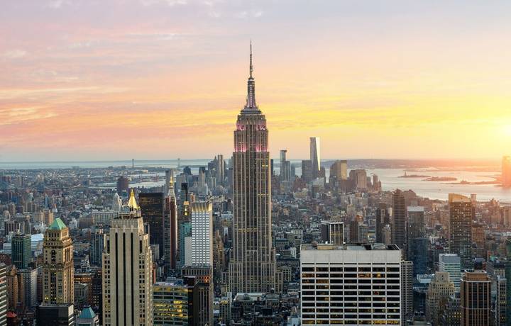 Skyline of New York with the Empire State Building Skyline of New York with the Empire State Building