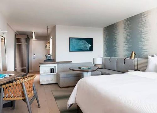 The Westin Maui Resort & Spa, Kaʻanapali luxury king room.jpg