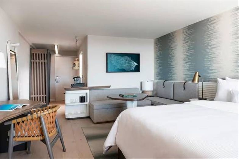 The Westin Maui Resort & Spa, Kaʻanapali luxury king room.jpg