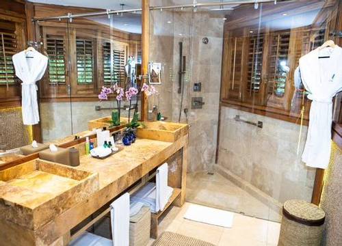 Hotel Las Islas - Bathroom .jpeg
