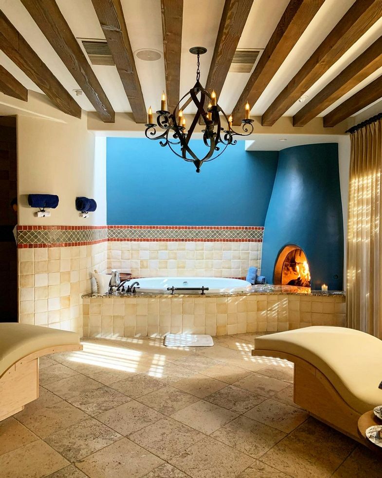 wigwam-LeMonds-Aveda-Salon---Spa-treatment-room.jpg