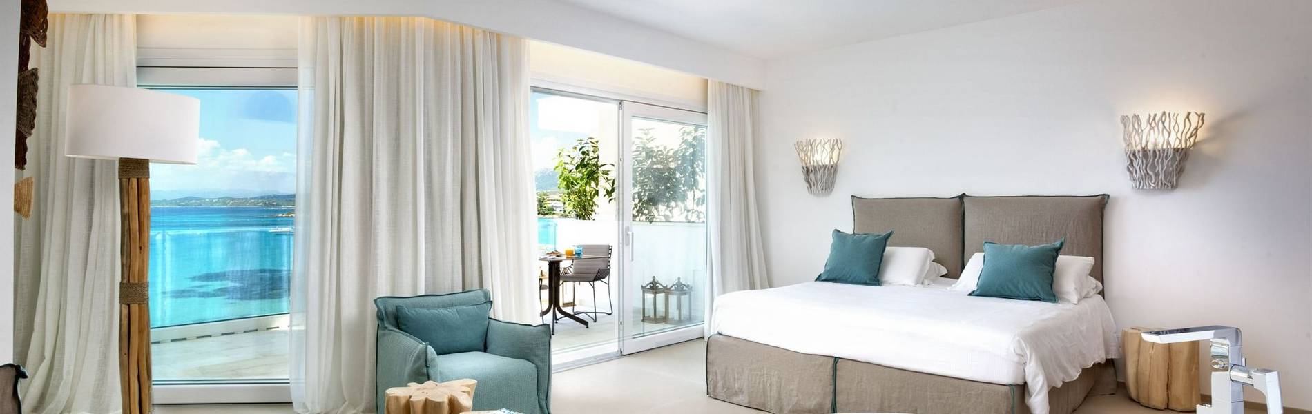 Pool Suite - Gabbiano Azzurro Hotel Sardinia3.jpg