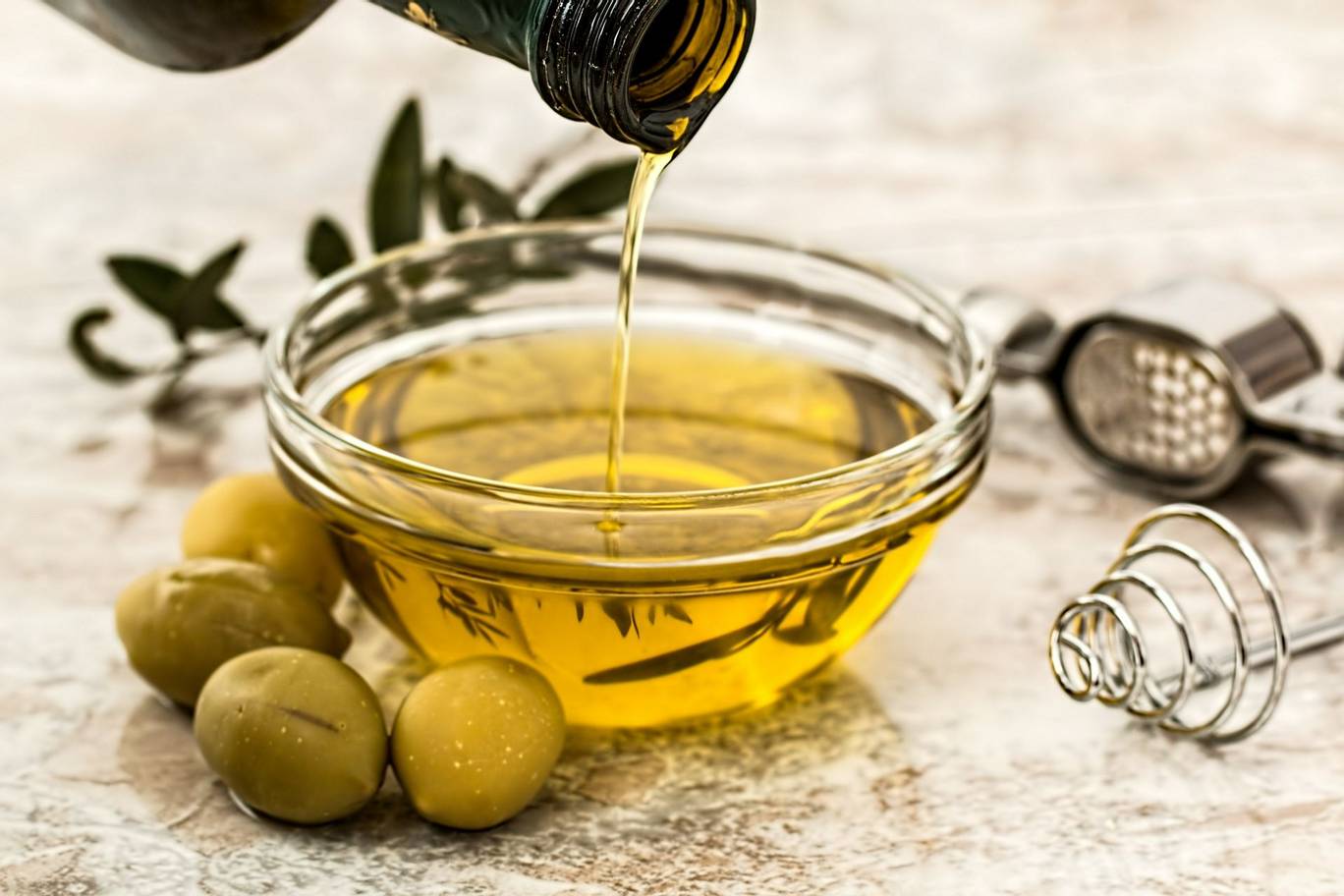 Olive oil offers lots of antioxidants and can reduce inflammation