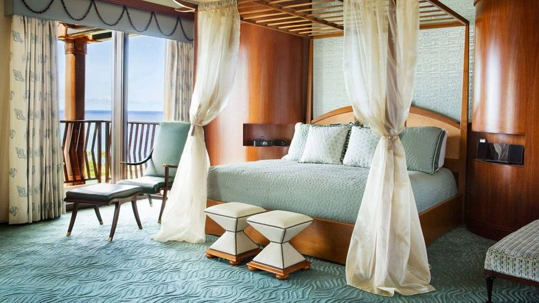 Aulani signature suite king.jpg