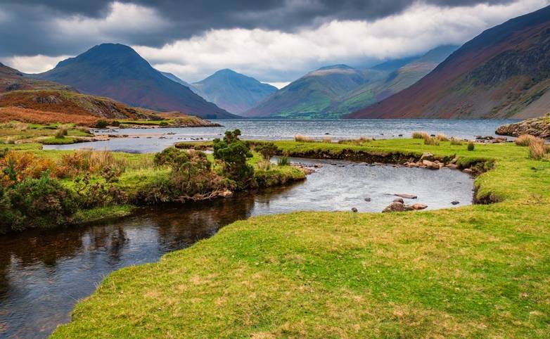 UK 3 Peaks - Guided Trail - Wastwater with Scafell Pike - AdobeStock_230419983