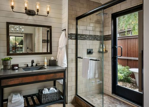 Castle Hot Springs bathroom.jpg