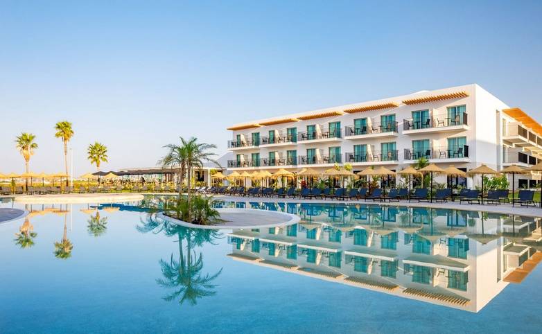 ap-cabanas-pool.jpg