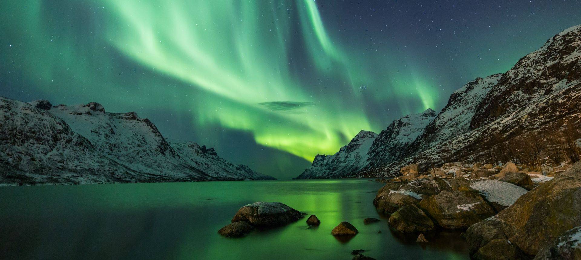 Northern Lights Shutterstock 262234709