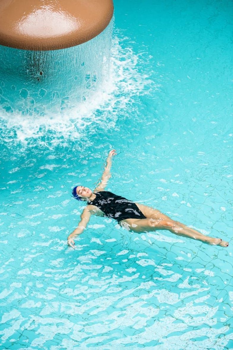 Thermae Sylla woman in pool.jpeg