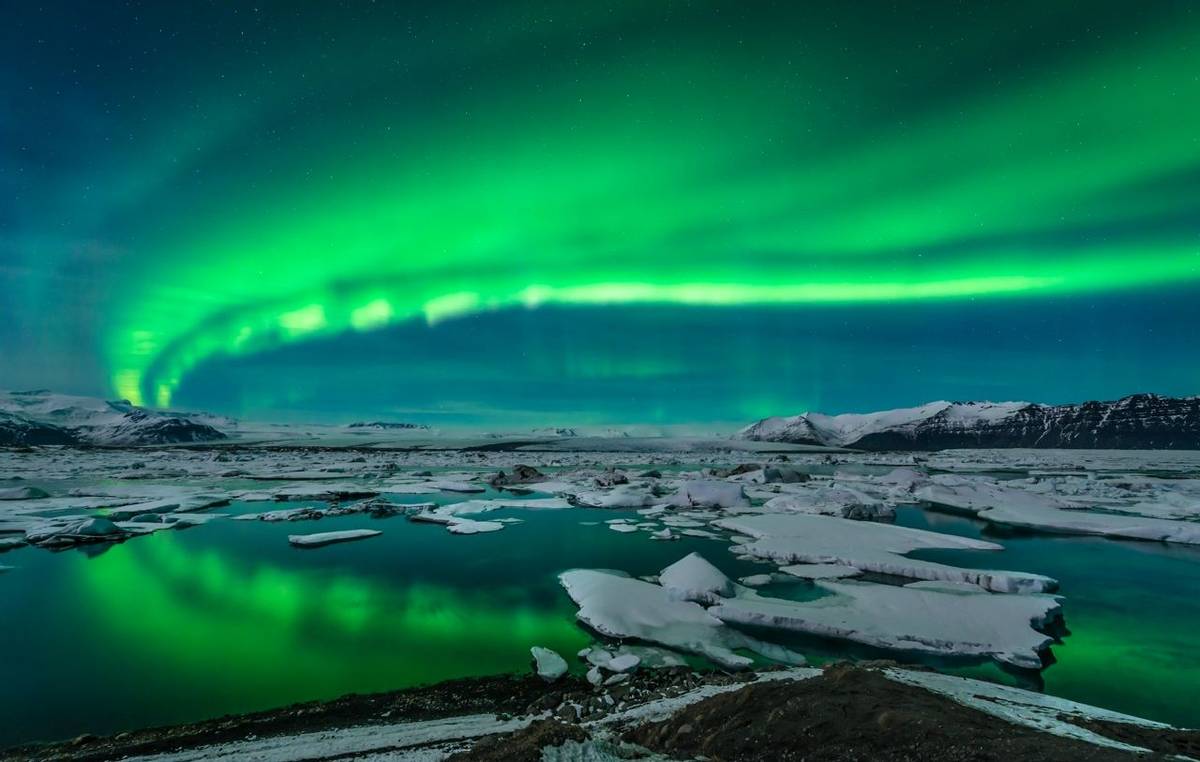 Northern Lights Iceland. Shutterstock 143438332
