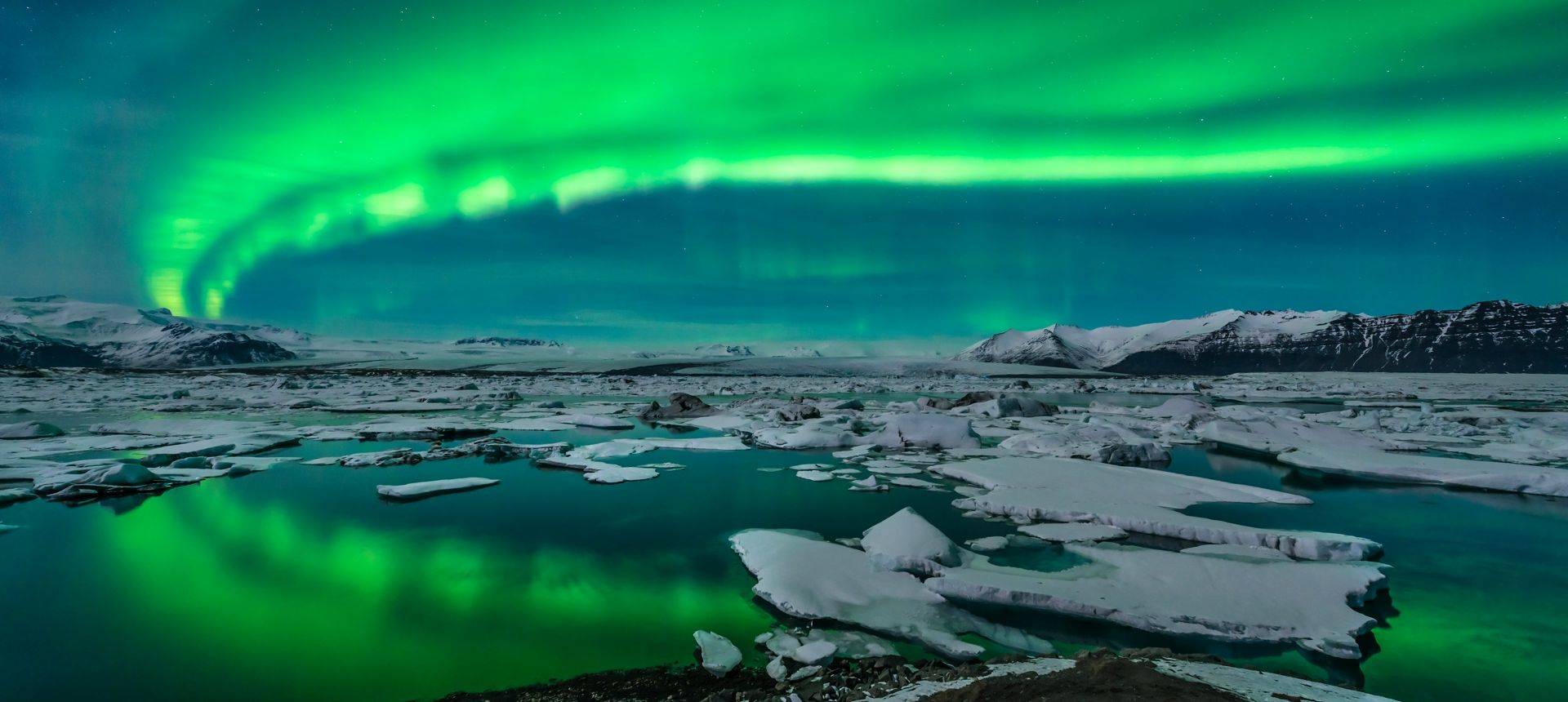 Northern Lights Iceland. Shutterstock 143438332