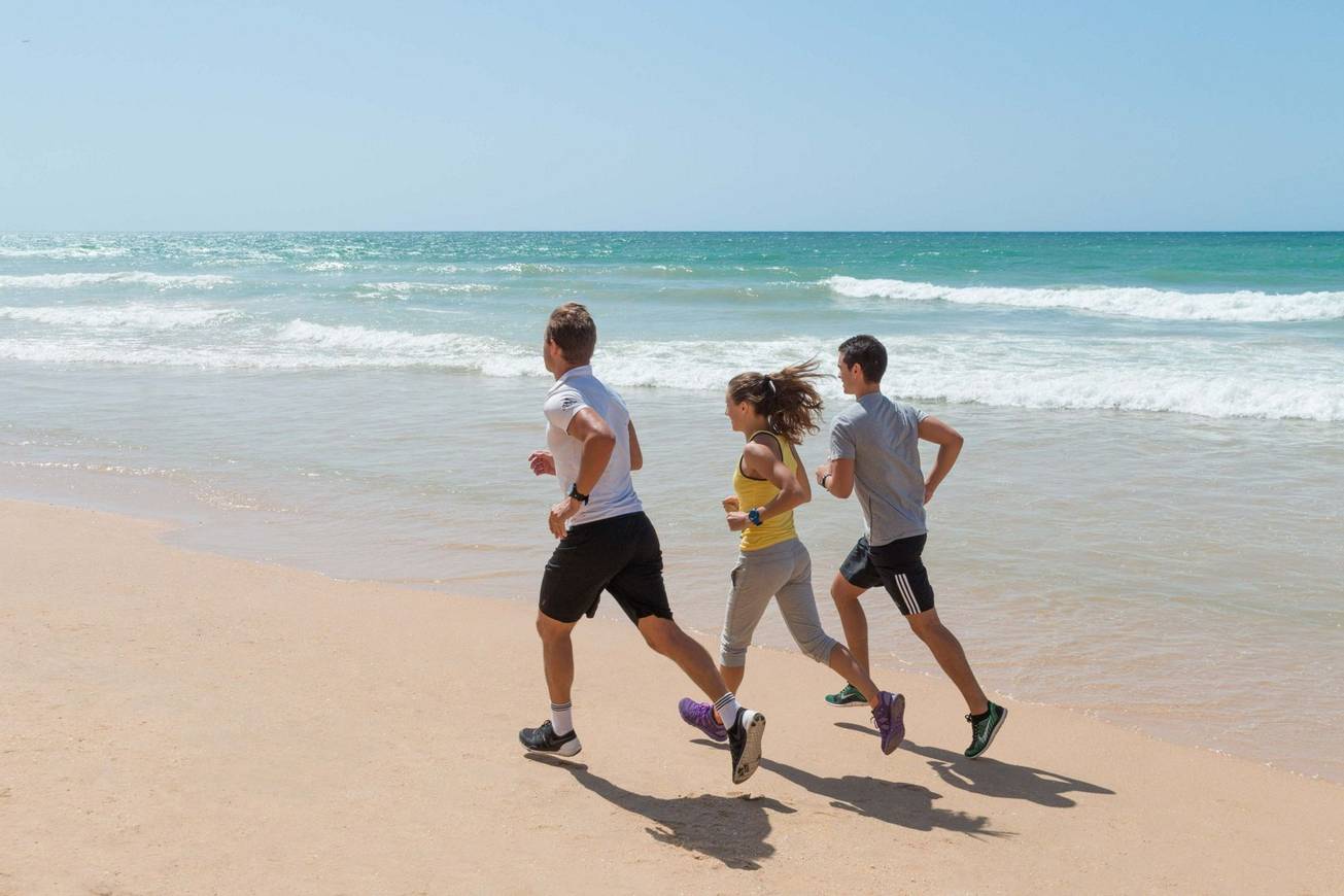Commit to your 2021 Fitness Goals with a Healthy Holiday