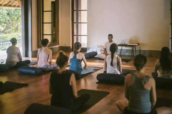 yoga class for chronic pain