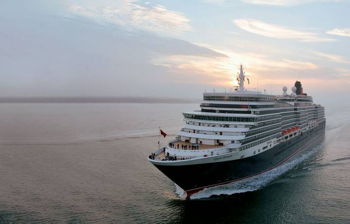 Cunard Queen Elizabeth. Arrival in Port of Southampton 8th October 2010 Cunard Queen Elizabeth. Arrival in Port of Southampton 8th October 2010