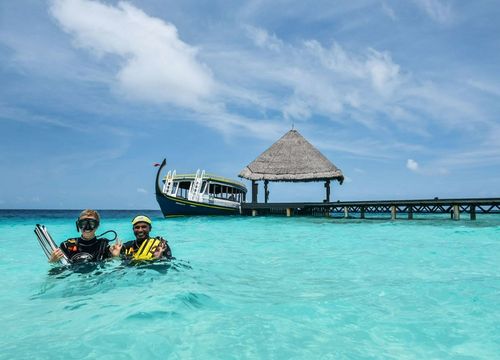 Adaaran Club Rannalhi-Pool.jpg