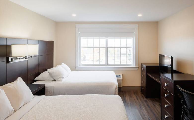 Rodd Royalty Twin room.jpg