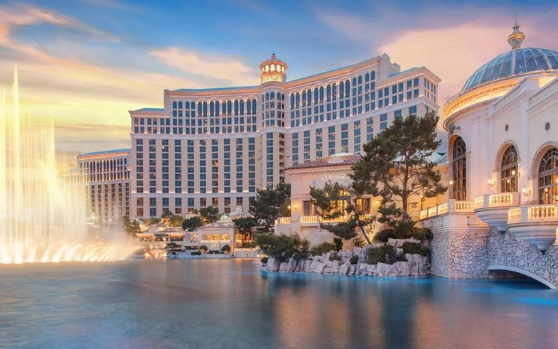 Bellagio Hotel & Casino night.jpg
