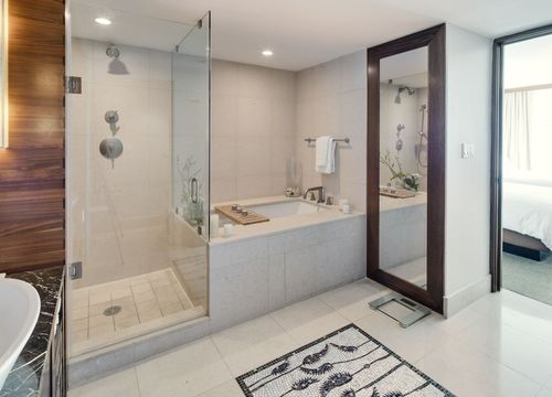 carillon-suite-Bathroom 3.jpg