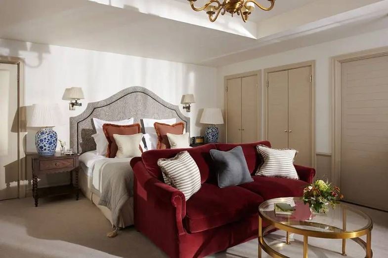 Gleneagles Hotel king.jpg