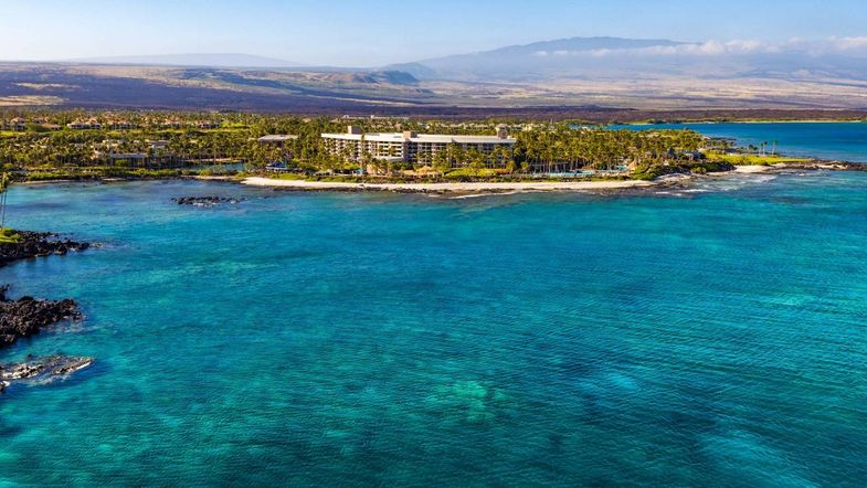 Hilton Waikoloa Village lagoon_tower_sea.jpg
