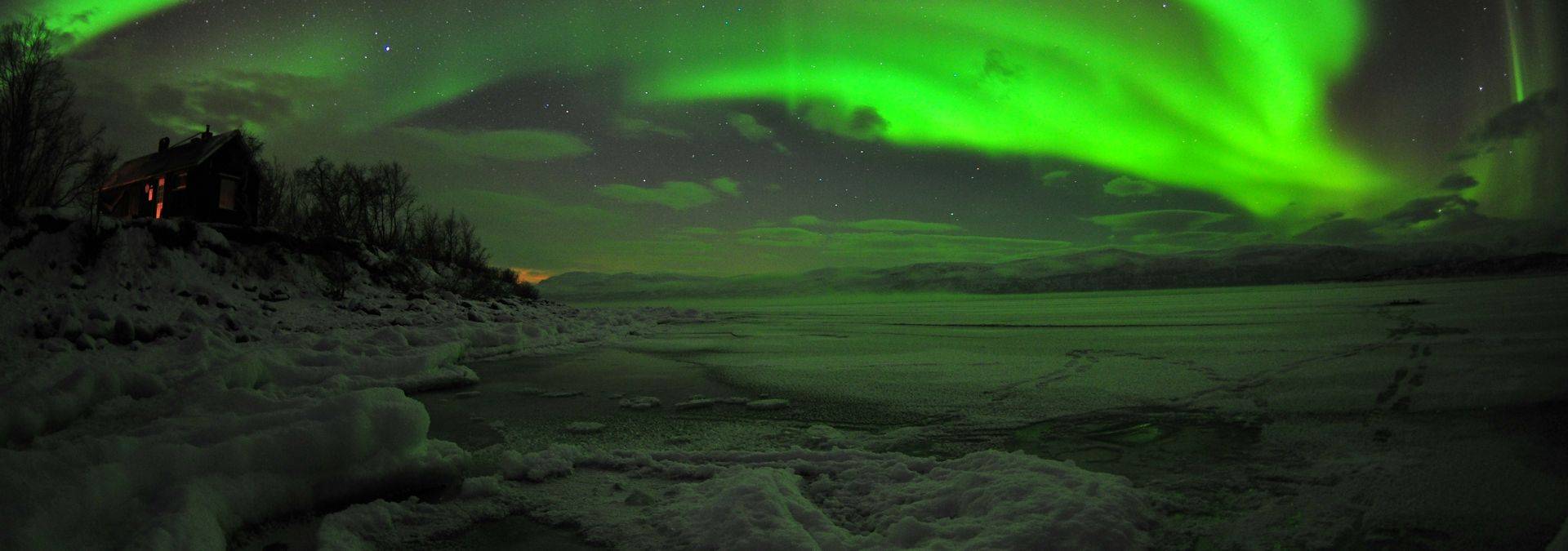 mynte meteor Regeneration Northern Lights Holidays in Abisko