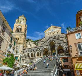 Walk to Amalfi and free afternoon