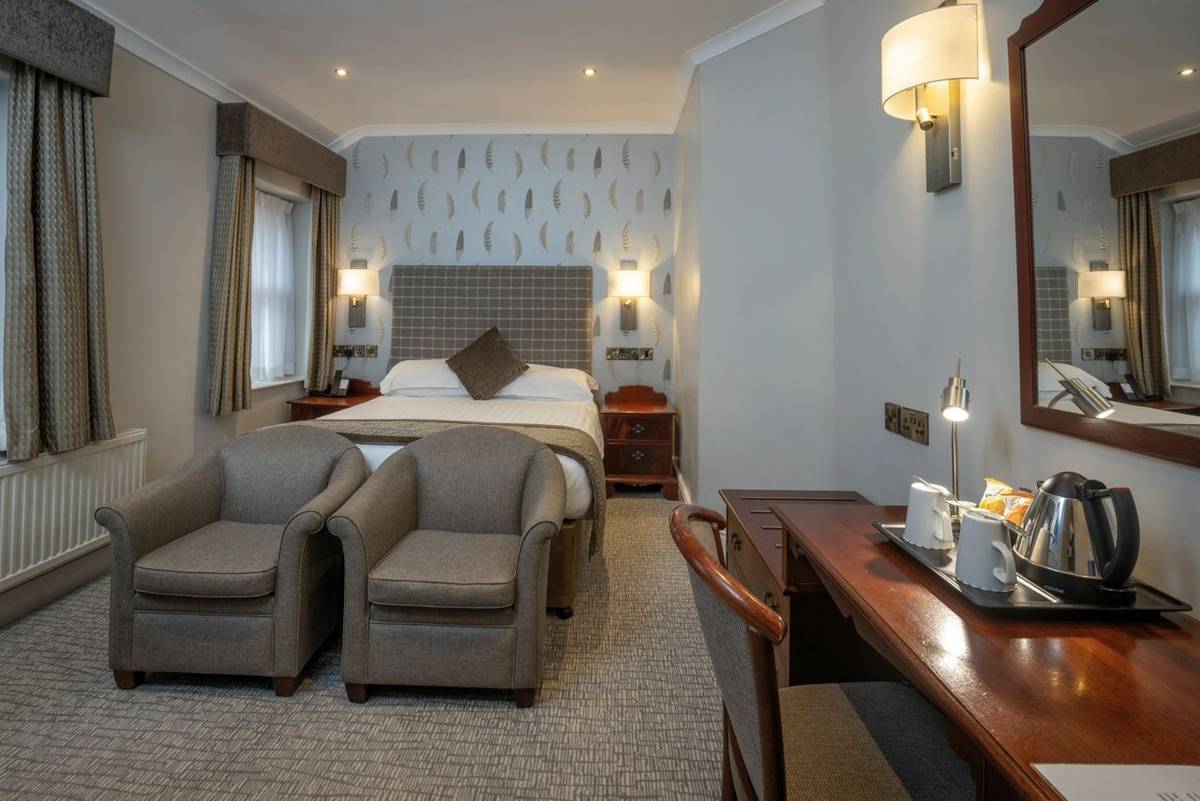 rf_sup_bedroom_classic_doubleroom_leewoodhotel_buxton_peakdistrict_01_2026_rgb.jpg