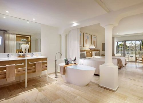 Paradisus Palma Real Golf & Spa Resort double bathtub.jpg