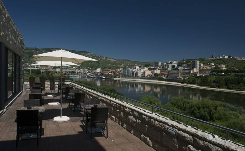 Portugal - Douro Valley - Hotel Vila Galé Collection Douro -VG_Douro_Bar_5.jpg