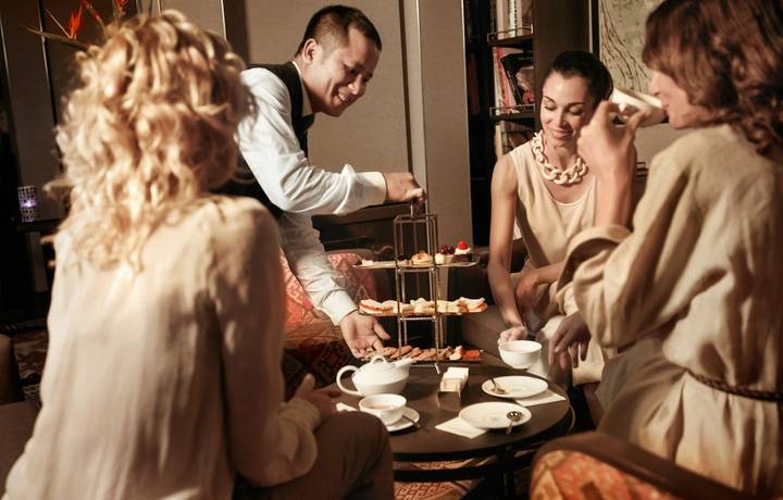 Tea time at Arts Cafe, Silver Muse Tea time at Arts Cafe, Silver Muse